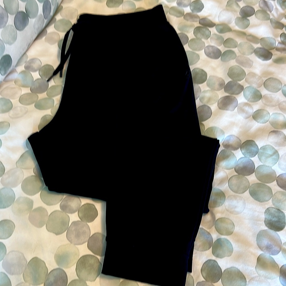 COZY EARTH JOGGERS!